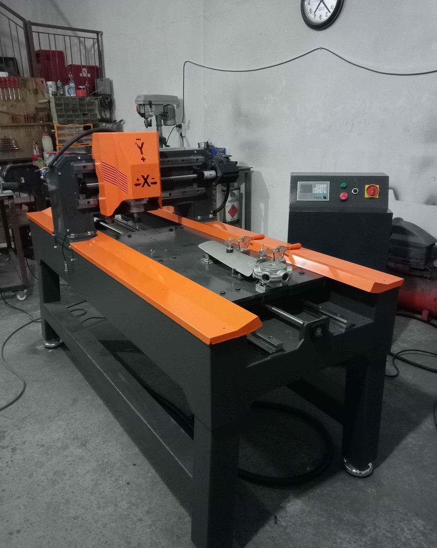 CNC Aluminum Wing Cutting Machine